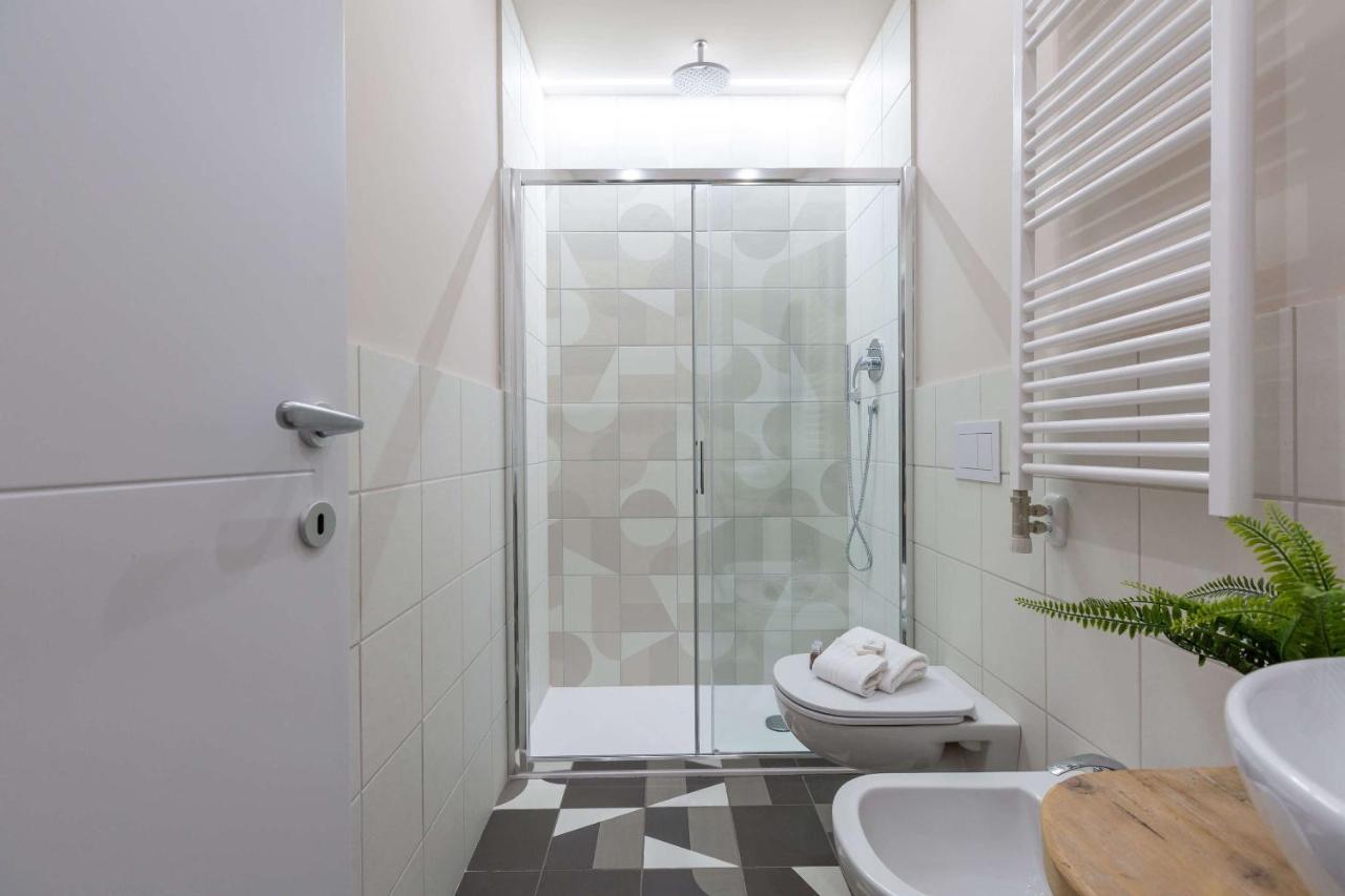 Mou43 -Loreto-Duomo- Urban House - Luxury Милано Екстериор снимка